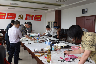 濰坊市文聯(lián)文藝志愿服務(wù)走進(jìn)安丘山區(qū)，點亮鄉(xiāng)村文藝創(chuàng)作之光